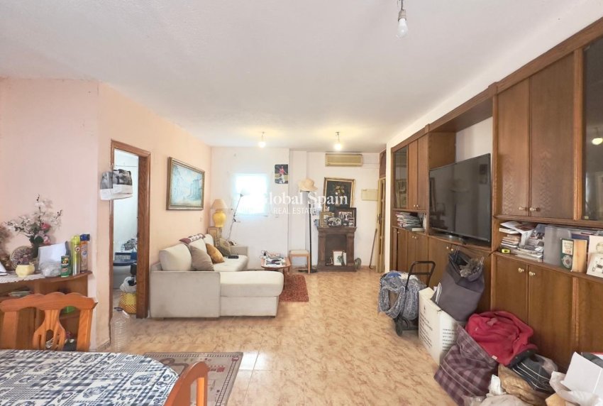 Odsprzedaż - PENTHOUSE -
TORREVIEJA - Estacion de autobuses