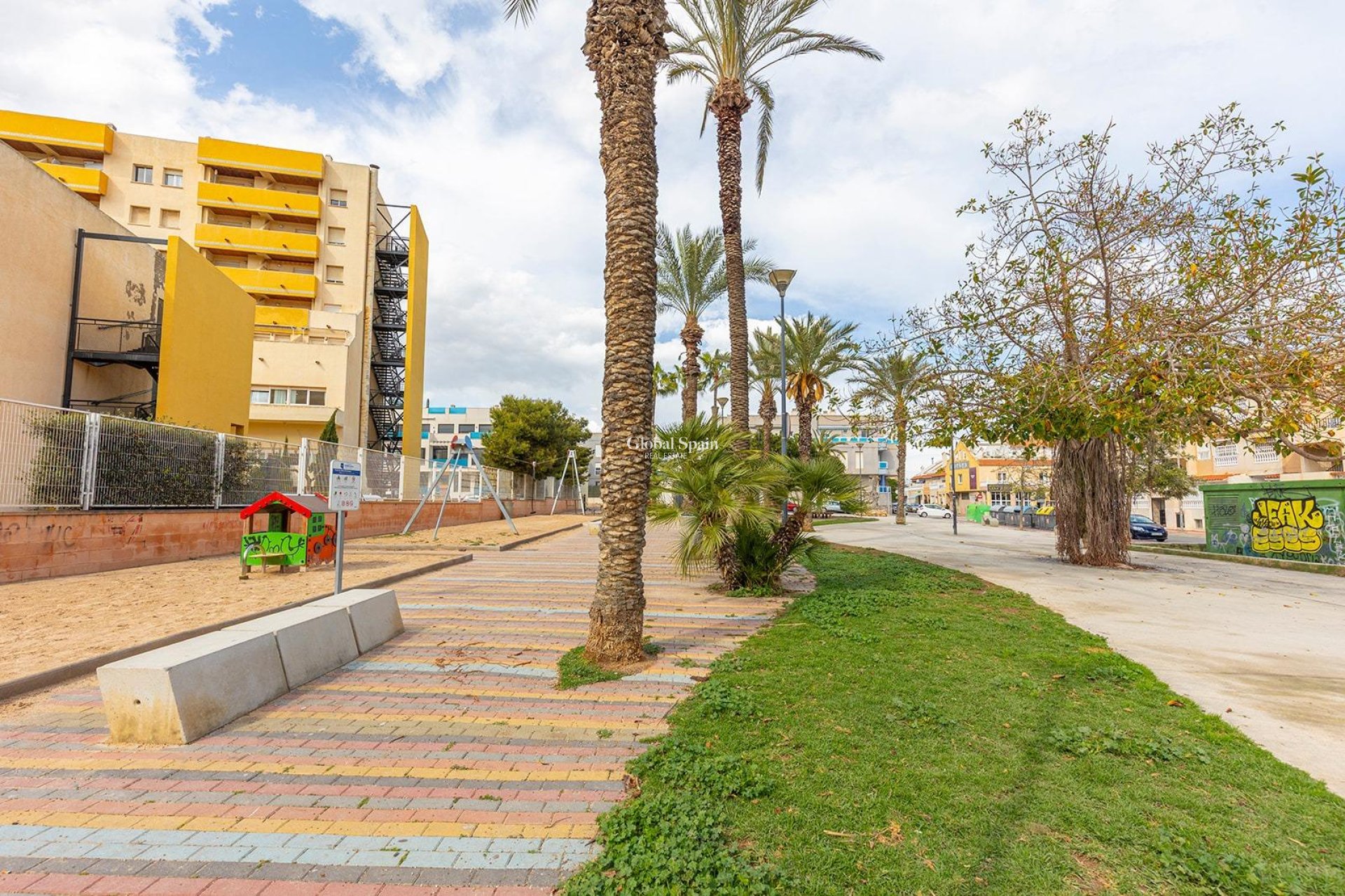 Odsprzedaż - PENTHOUSE -
TORREVIEJA - Estacion de autobuses