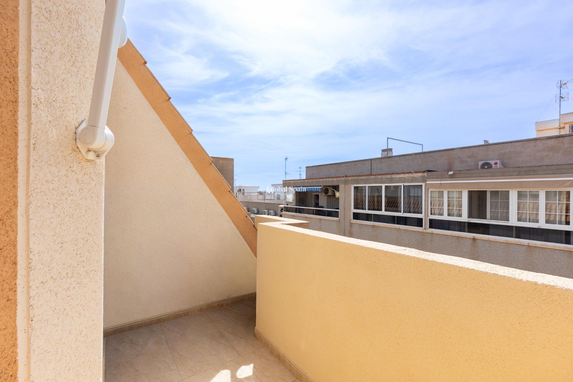 Odsprzedaż - PENTHOUSE -
TORREVIEJA - Estacion de autobuses
