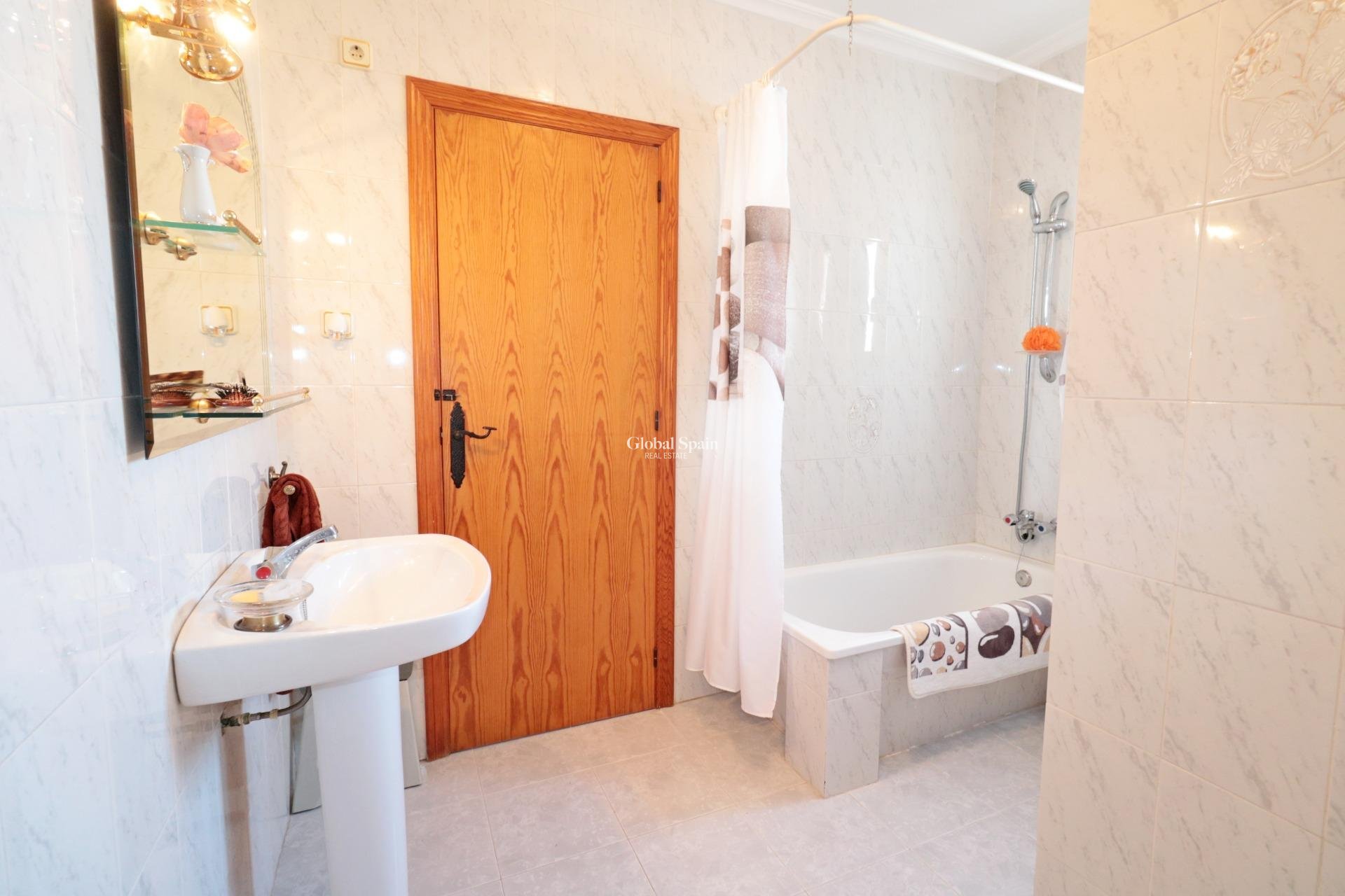 Odsprzedaż - PENTHOUSE -
TORREVIEJA - Habaneras