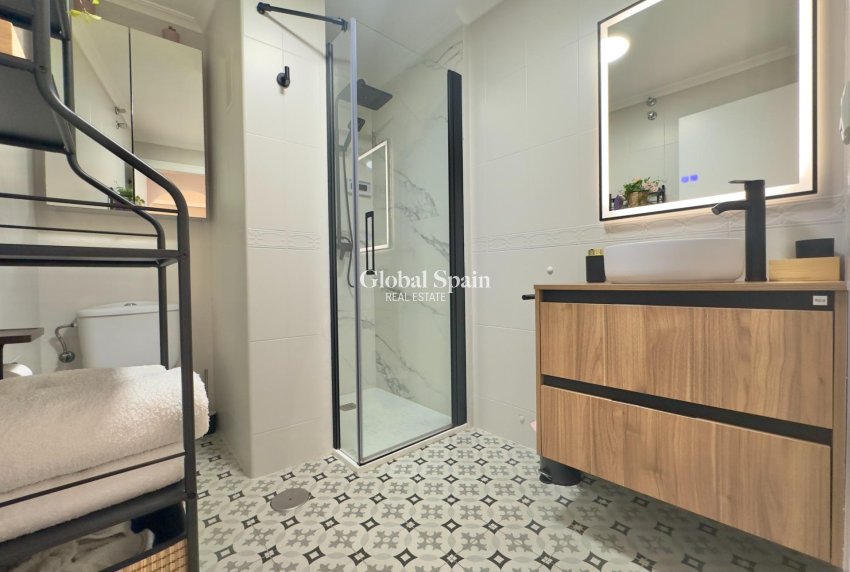 Odsprzedaż - PENTHOUSE -
TORREVIEJA - La Mata pueblo