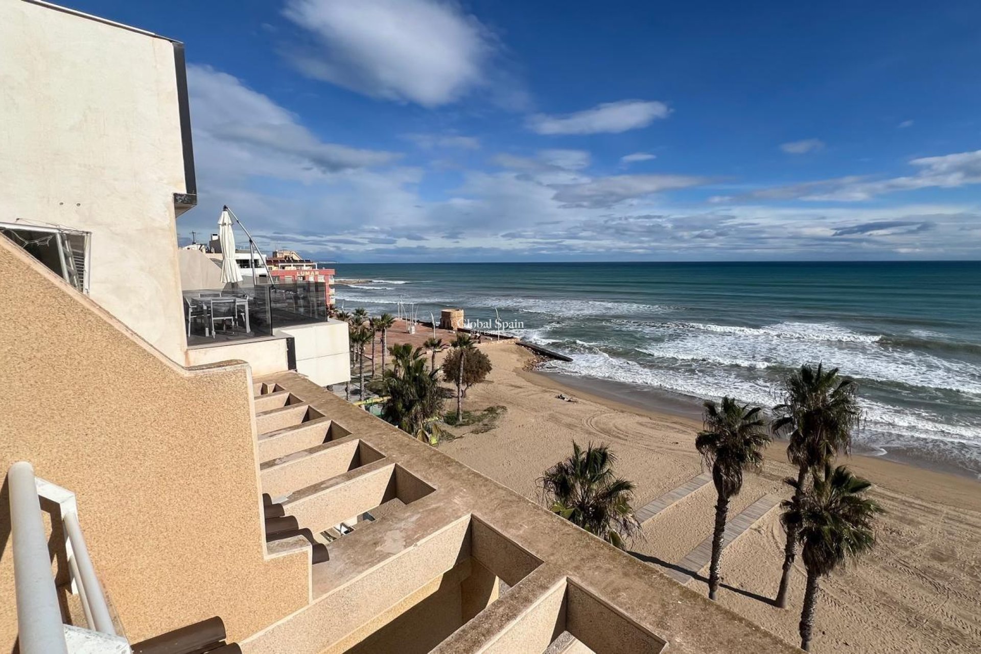 Odsprzedaż - PENTHOUSE -
TORREVIEJA - La Mata pueblo