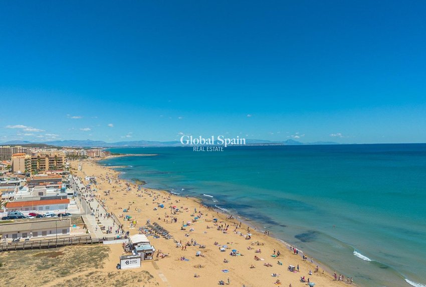 Odsprzedaż - PENTHOUSE -
TORREVIEJA - La Mata pueblo