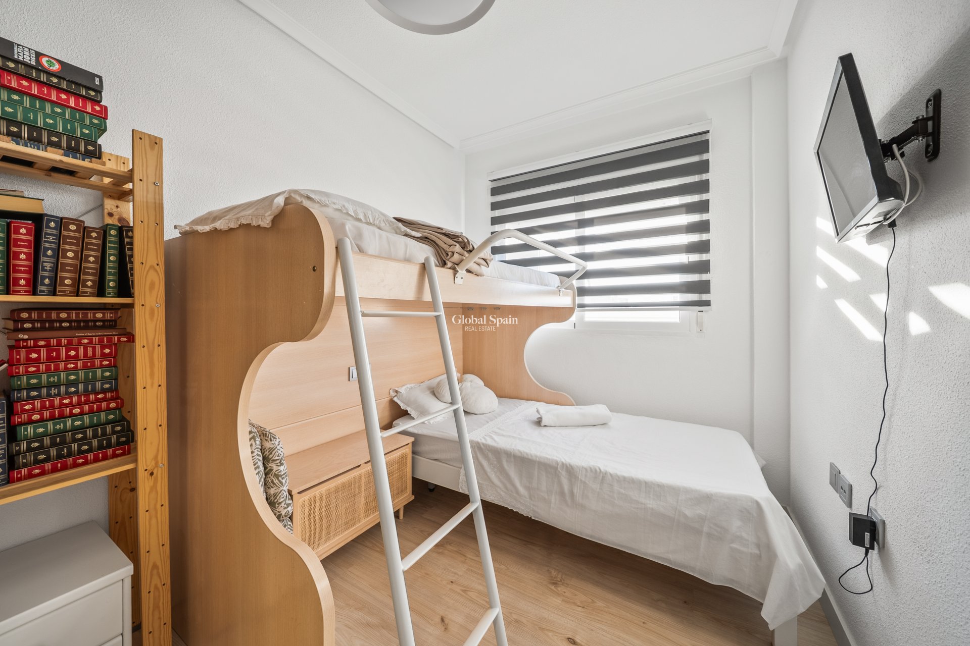 Odsprzedaż - PENTHOUSE -
TORREVIEJA - La Mata