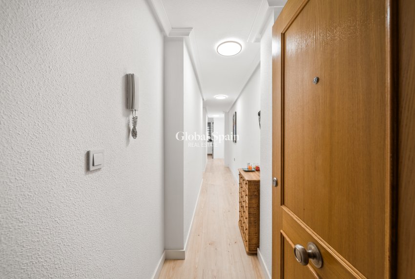 Odsprzedaż - PENTHOUSE -
TORREVIEJA - La Mata