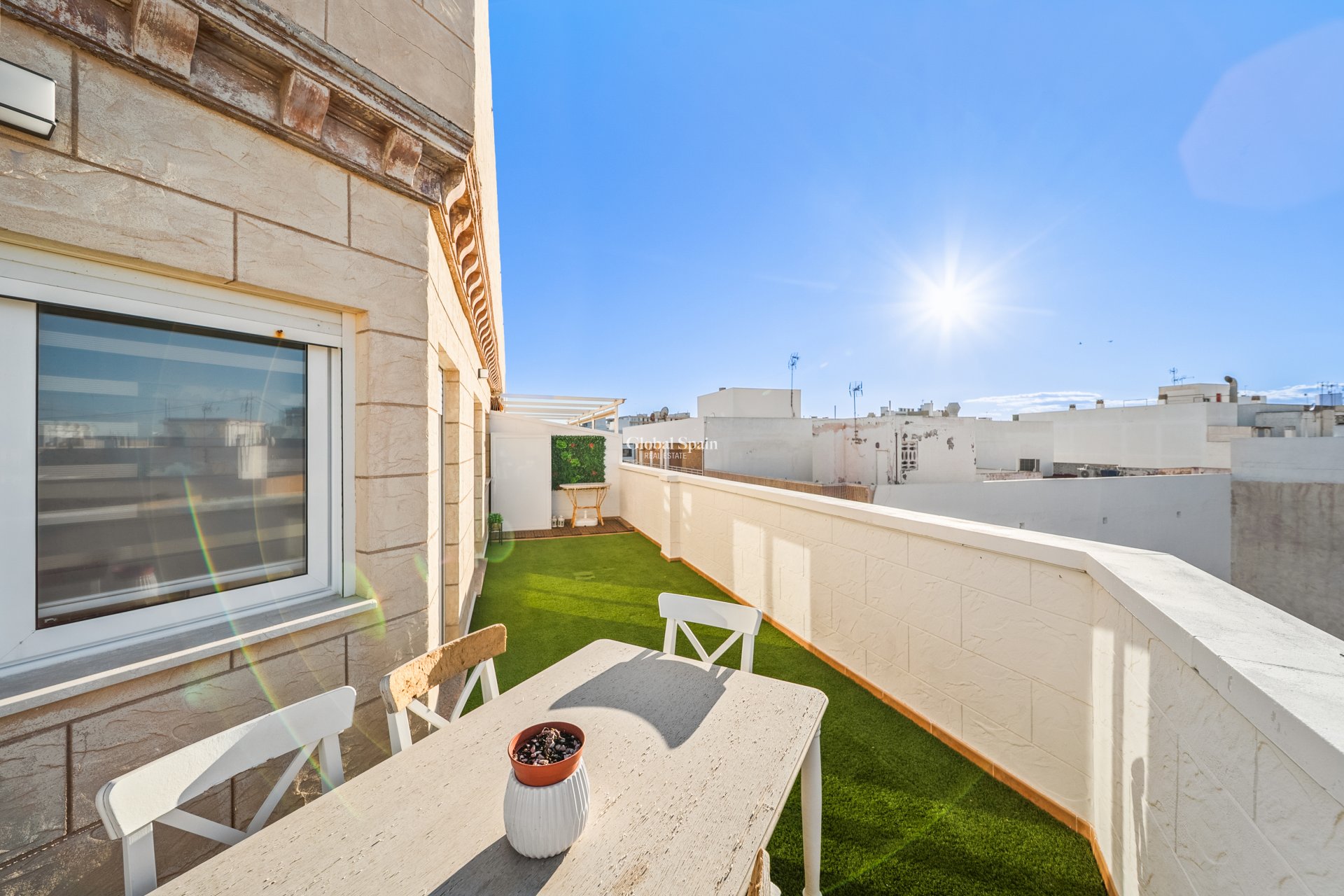 Odsprzedaż - PENTHOUSE -
TORREVIEJA - La Mata