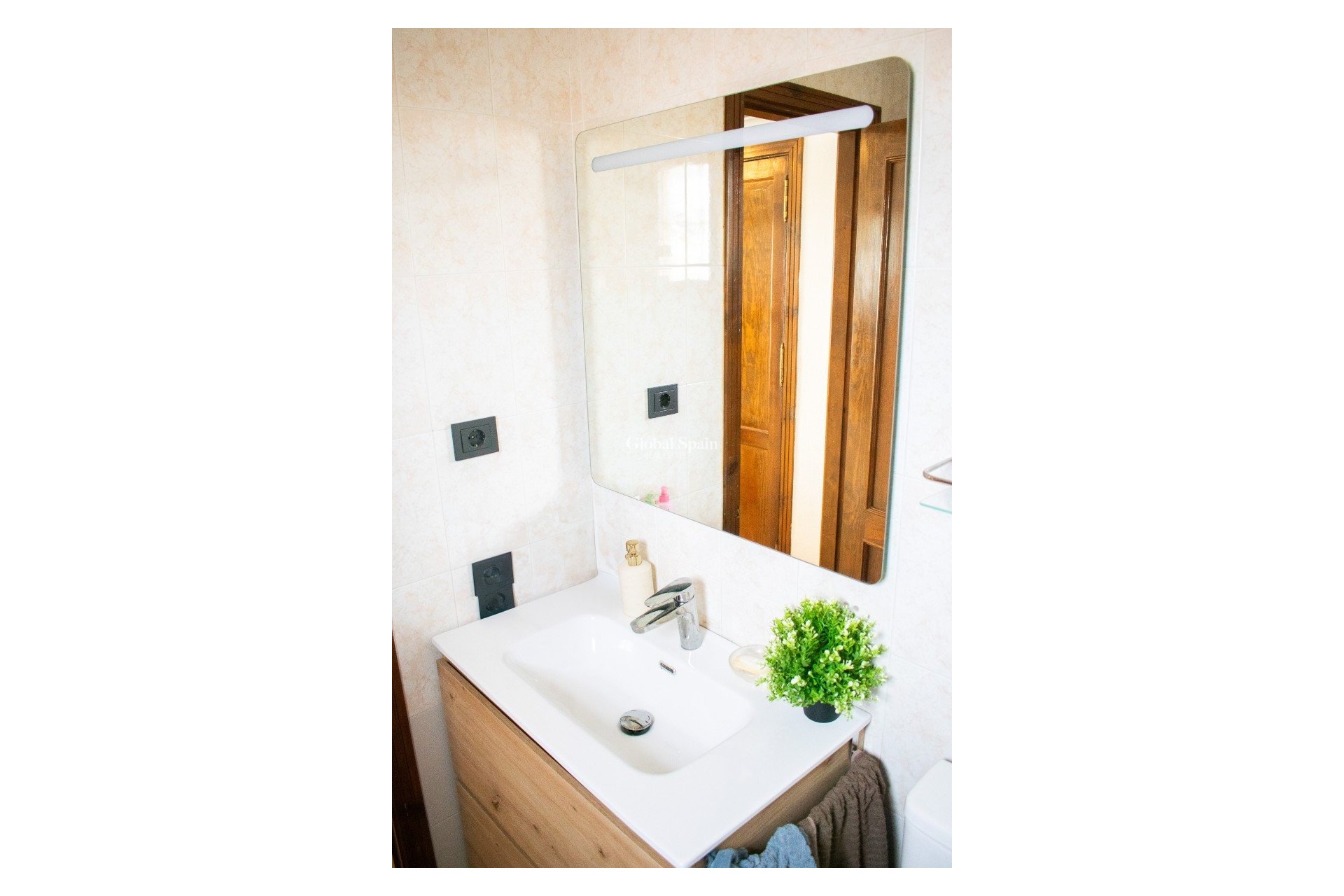 Odsprzedaż - PENTHOUSE -
TORREVIEJA - La Mata