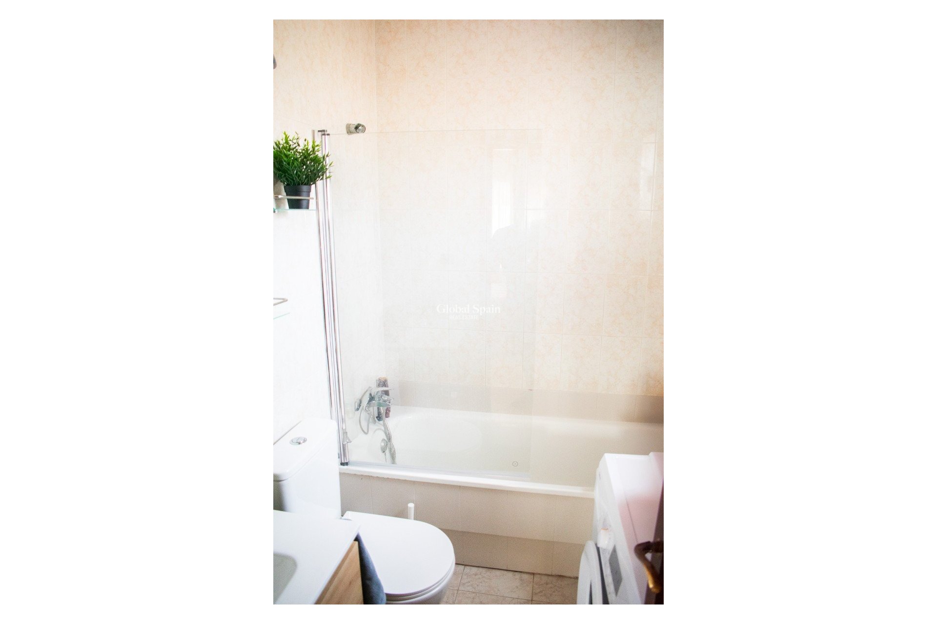 Odsprzedaż - PENTHOUSE -
TORREVIEJA - La Mata