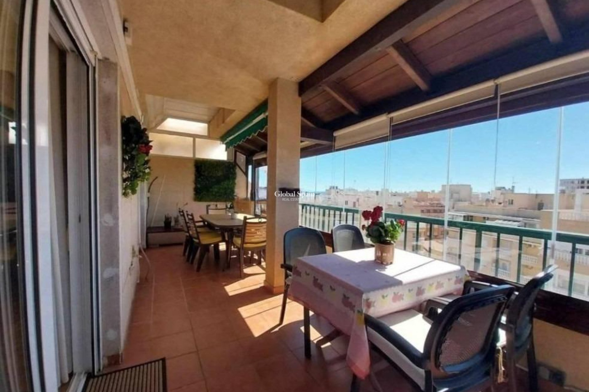 Odsprzedaż - PENTHOUSE -
TORREVIEJA - La Mata