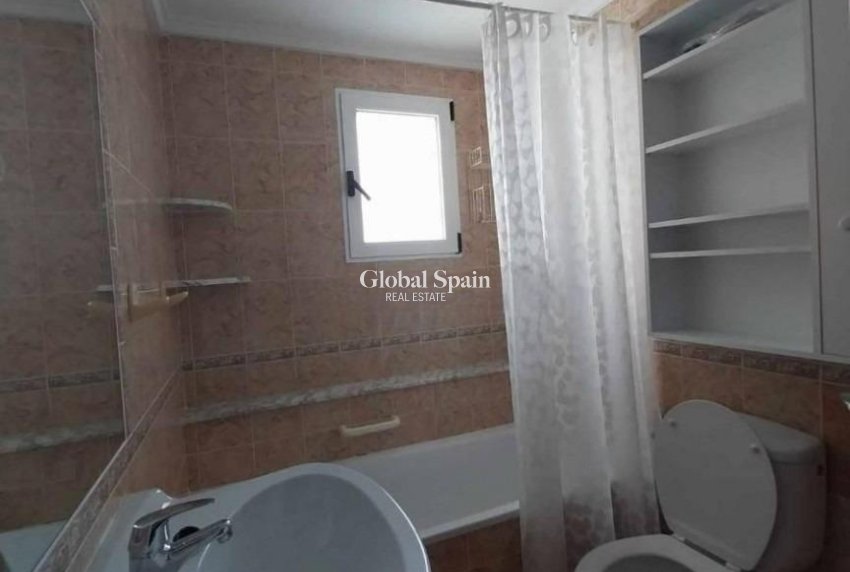 Odsprzedaż - PENTHOUSE -
TORREVIEJA - La Mata