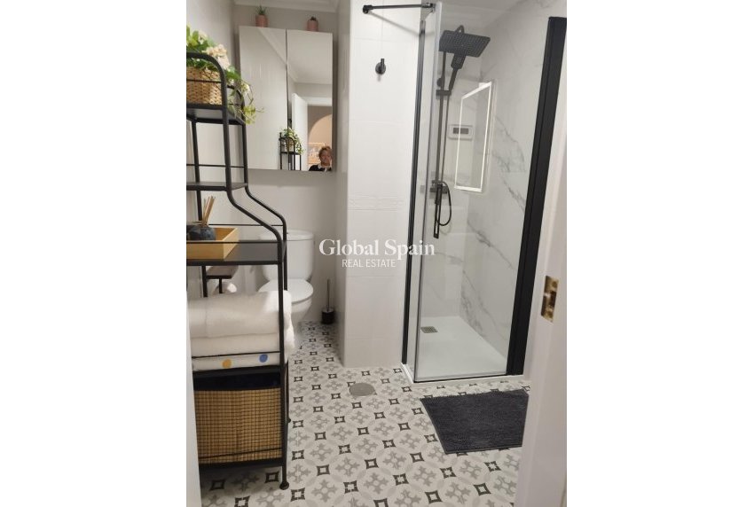 Odsprzedaż - PENTHOUSE -
TORREVIEJA - La Mata