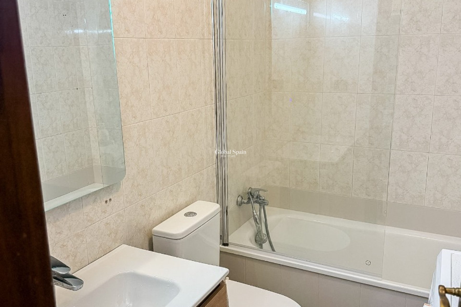 Odsprzedaż - PENTHOUSE -
TORREVIEJA - La Mata