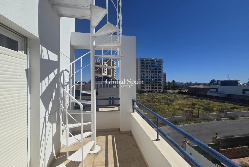 Odsprzedaż - PENTHOUSE -
TORREVIEJA - La Veleta