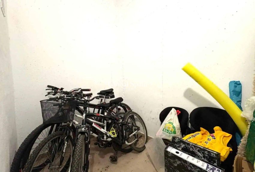 Odsprzedaż - PENTHOUSE -
TORREVIEJA - Las Piscinas Naturales