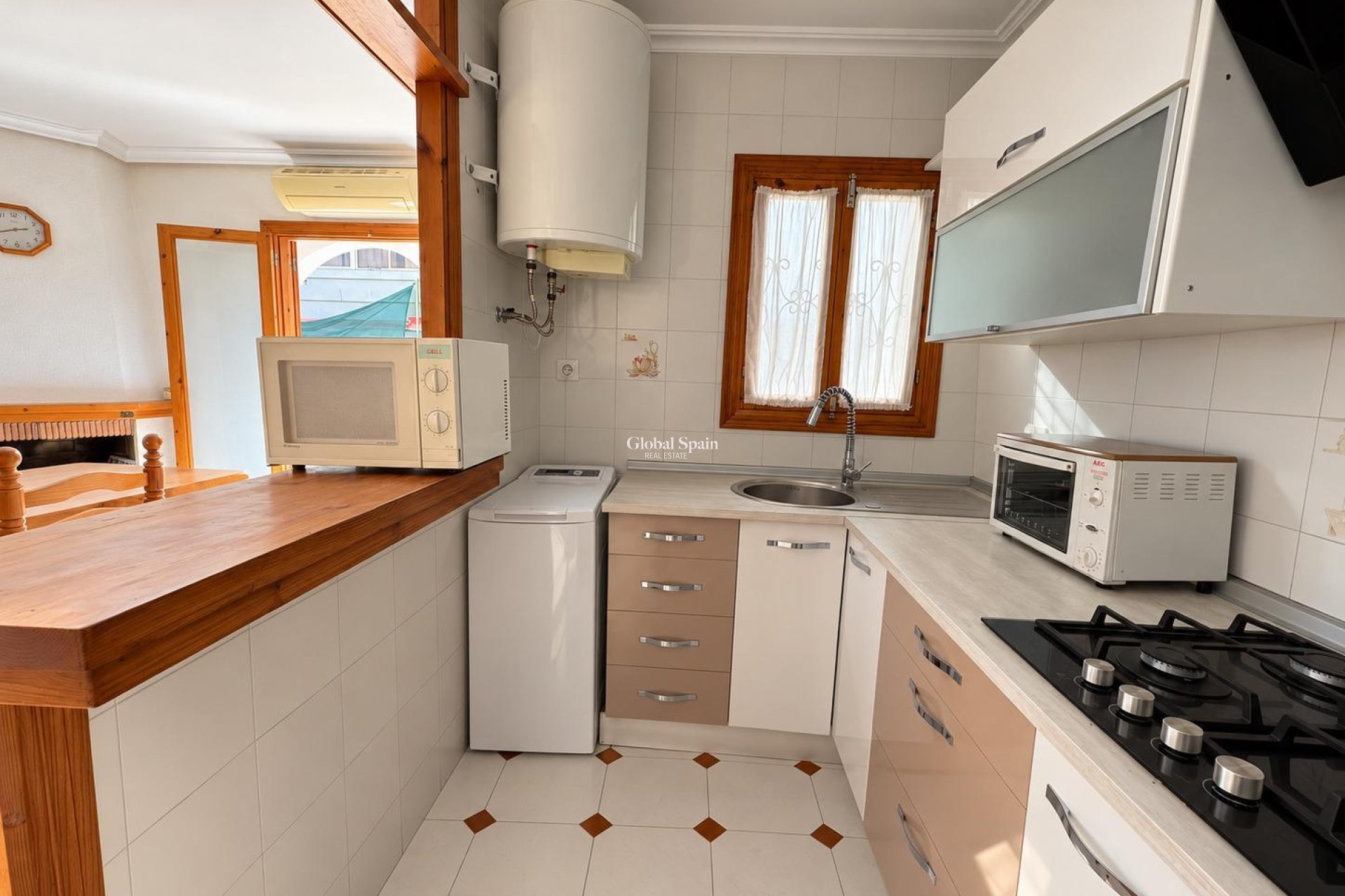 Odsprzedaż - PENTHOUSE -
TORREVIEJA - Los Europeos