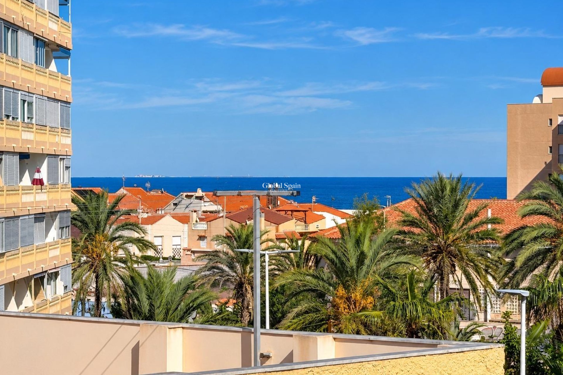 Odsprzedaż - PENTHOUSE -
TORREVIEJA - Los Europeos