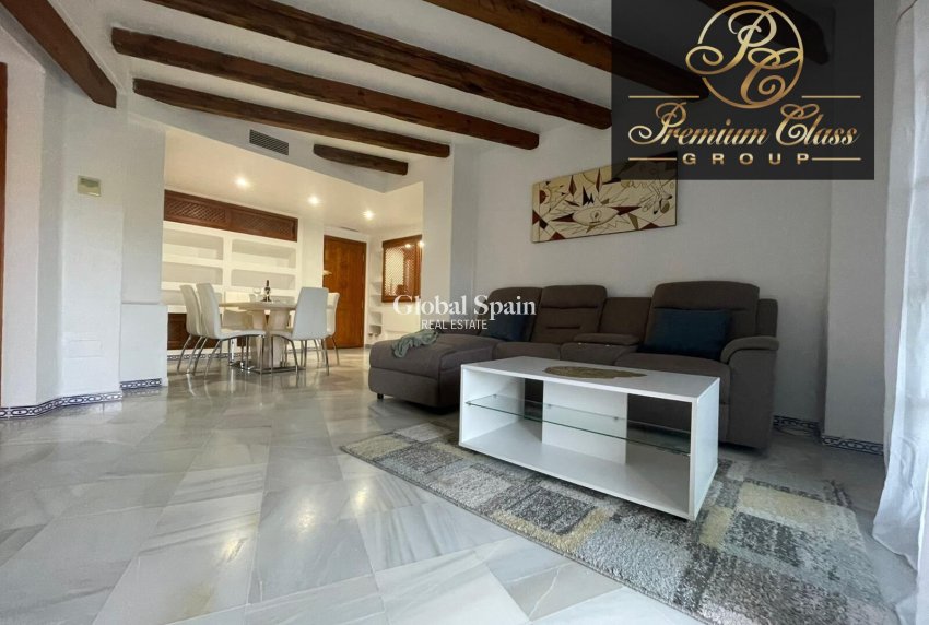 Odsprzedaż - PENTHOUSE -
TORREVIEJA - Los Frutales