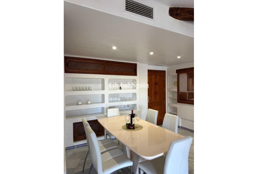 Odsprzedaż - PENTHOUSE -
TORREVIEJA - Los Frutales