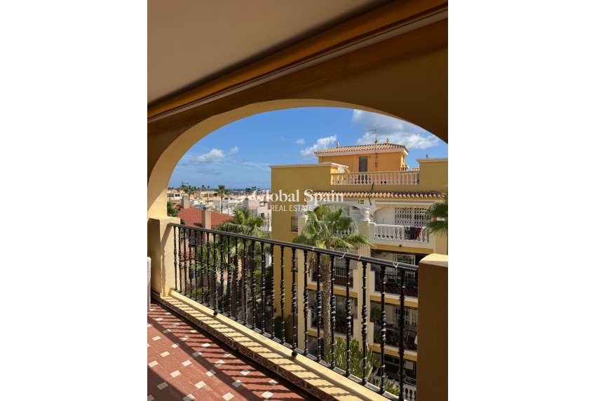 Odsprzedaż - PENTHOUSE -
TORREVIEJA - Los Frutales