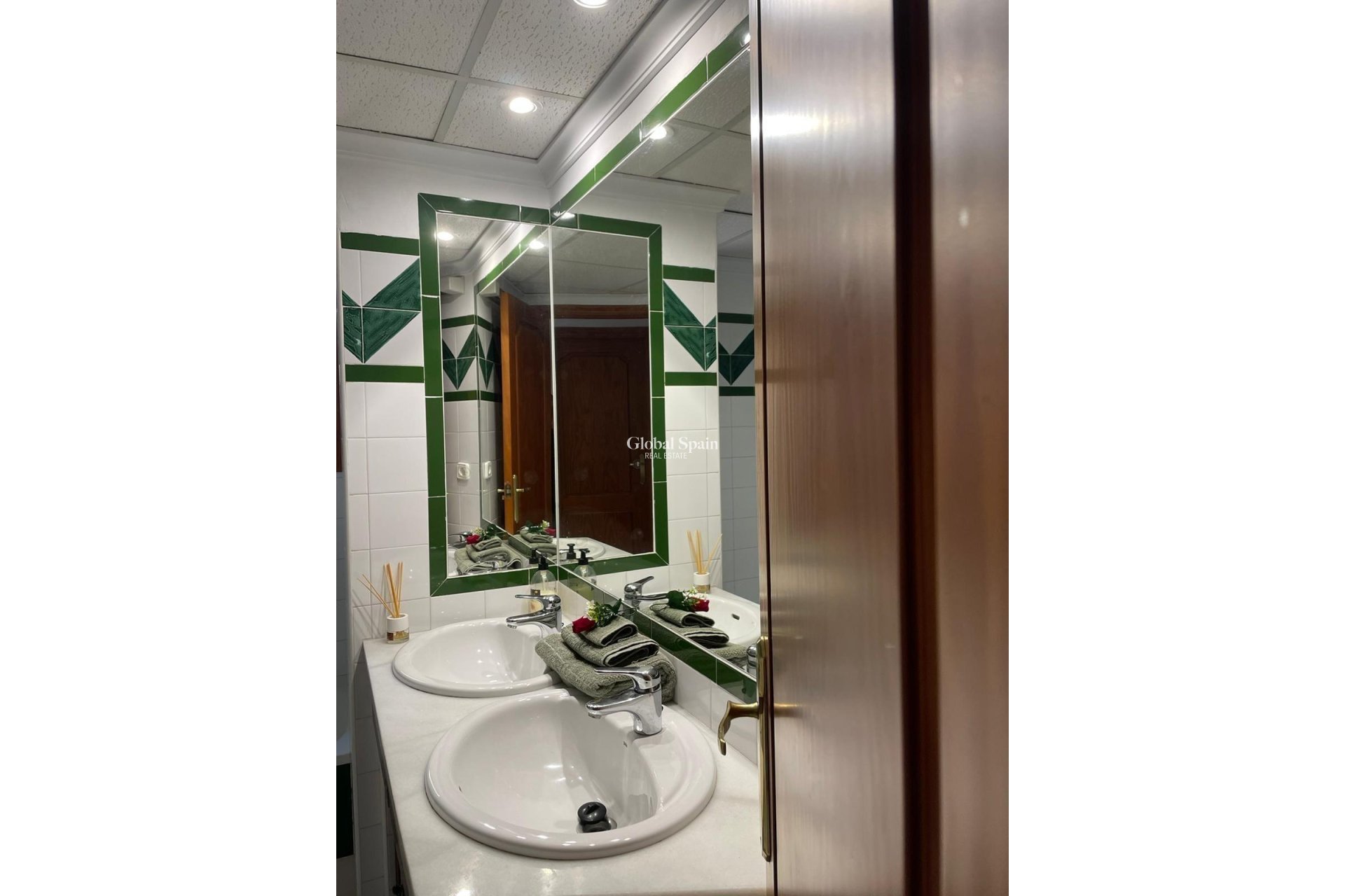 Odsprzedaż - PENTHOUSE -
TORREVIEJA - Los Frutales