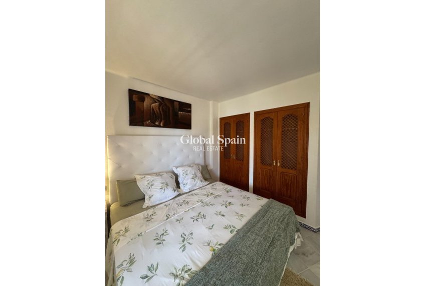 Odsprzedaż - PENTHOUSE -
TORREVIEJA - Los Frutales