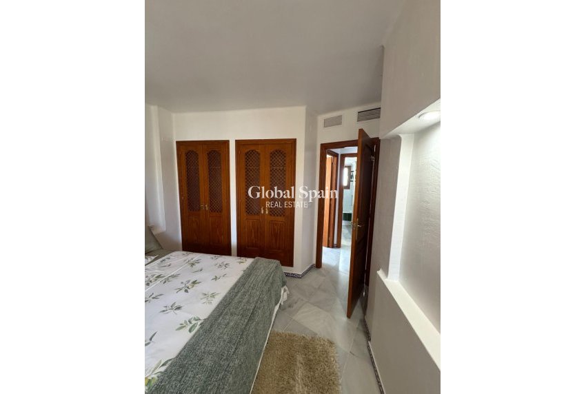 Odsprzedaż - PENTHOUSE -
TORREVIEJA - Los Frutales