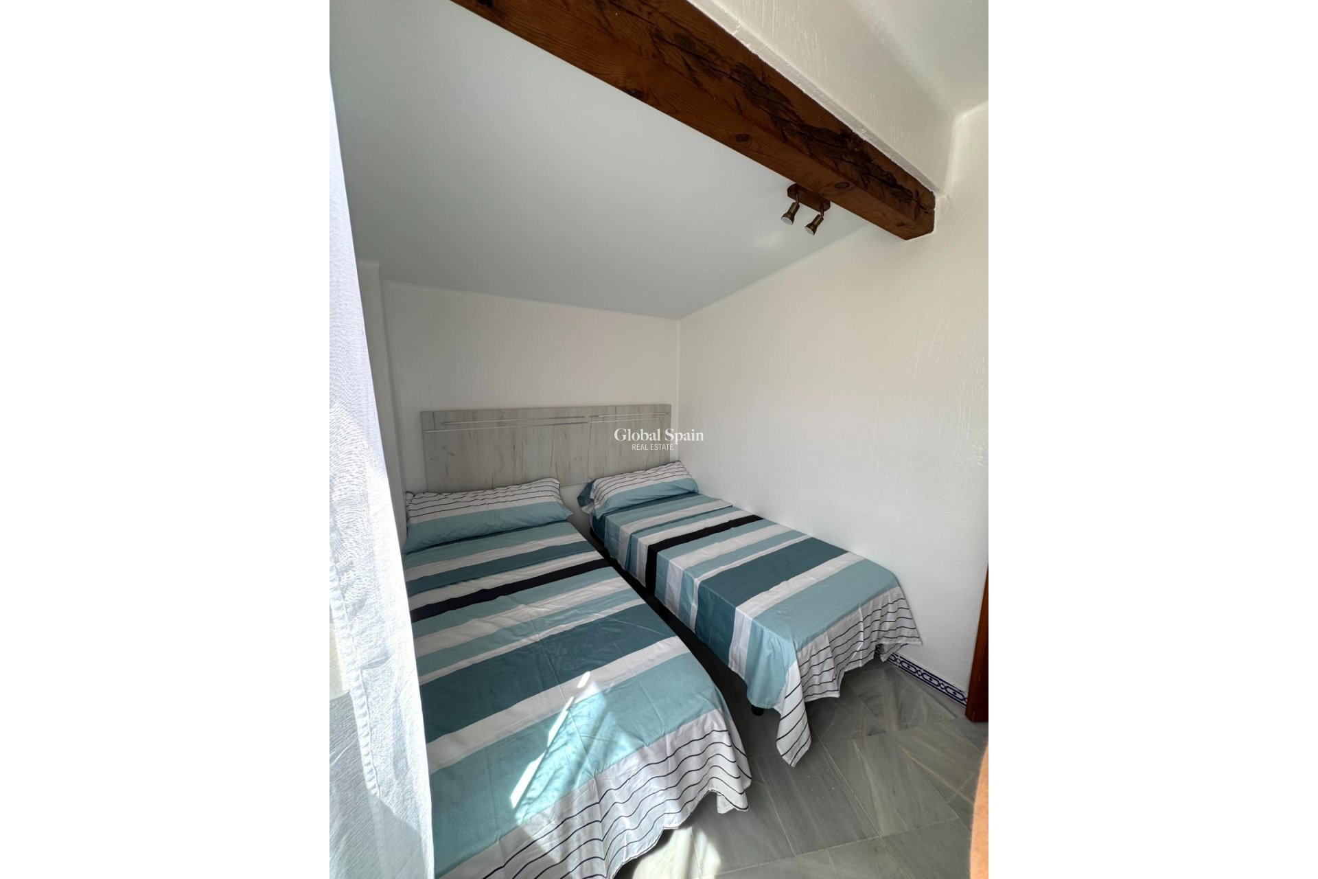 Odsprzedaż - PENTHOUSE -
TORREVIEJA - Los Frutales