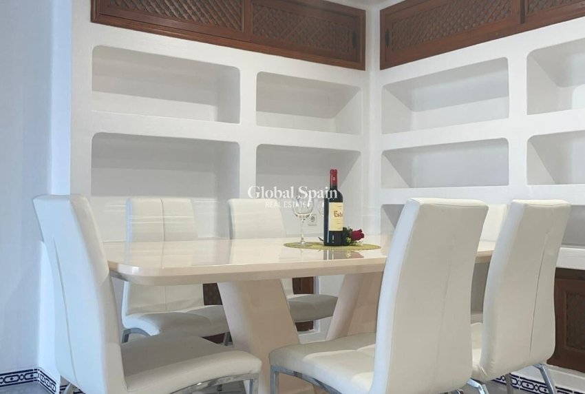 Odsprzedaż - PENTHOUSE -
TORREVIEJA - Los Frutales