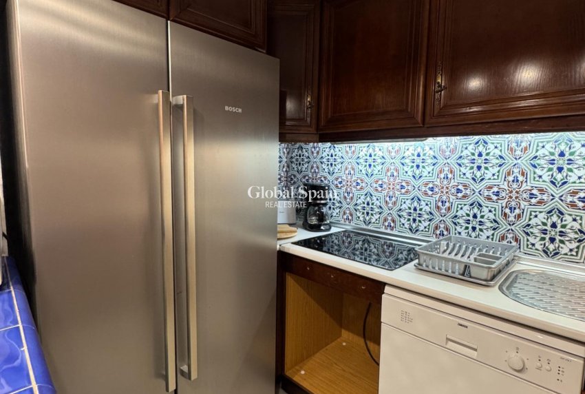 Odsprzedaż - PENTHOUSE -
TORREVIEJA - Los Frutales