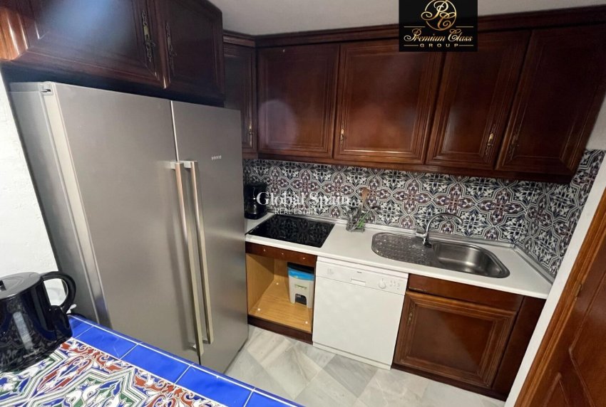 Odsprzedaż - PENTHOUSE -
TORREVIEJA - Los Frutales