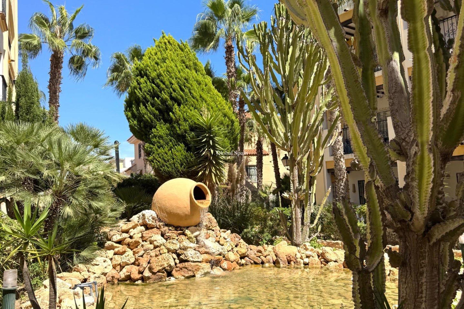 Odsprzedaż - PENTHOUSE -
TORREVIEJA - Los Frutales