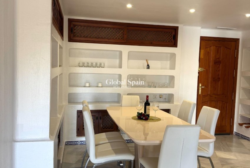 Odsprzedaż - PENTHOUSE -
TORREVIEJA - Los Frutales