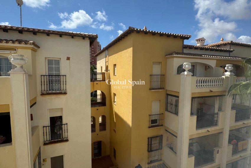 Odsprzedaż - PENTHOUSE -
TORREVIEJA - Los Frutales