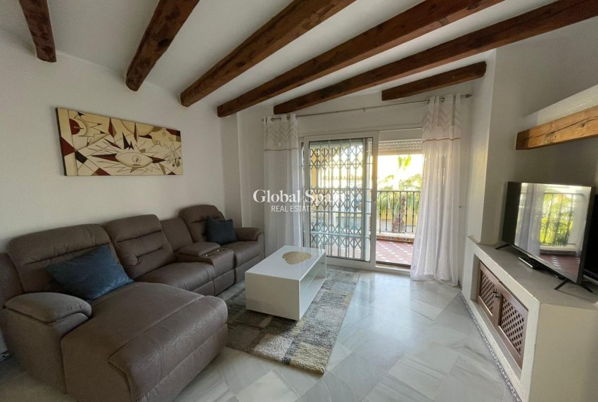 Odsprzedaż - PENTHOUSE -
TORREVIEJA - Los Frutales