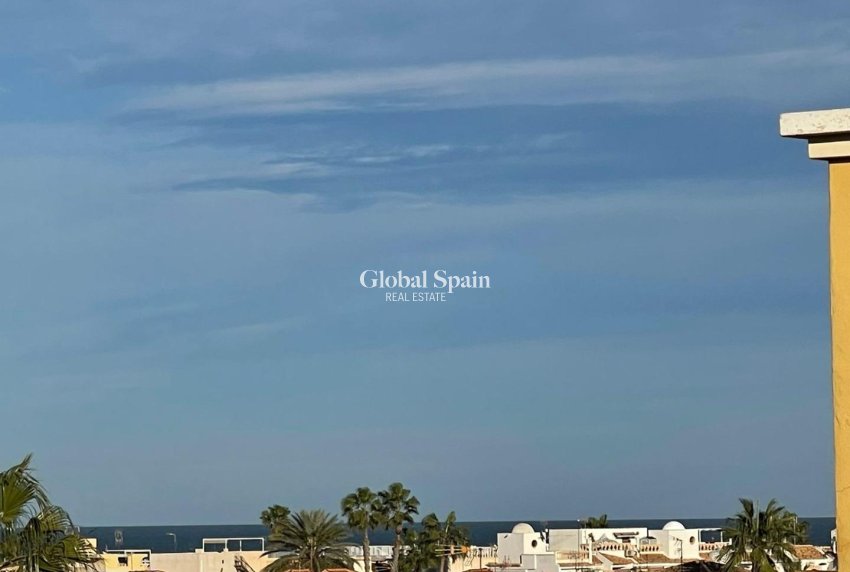 Odsprzedaż - PENTHOUSE -
TORREVIEJA - Los Frutales