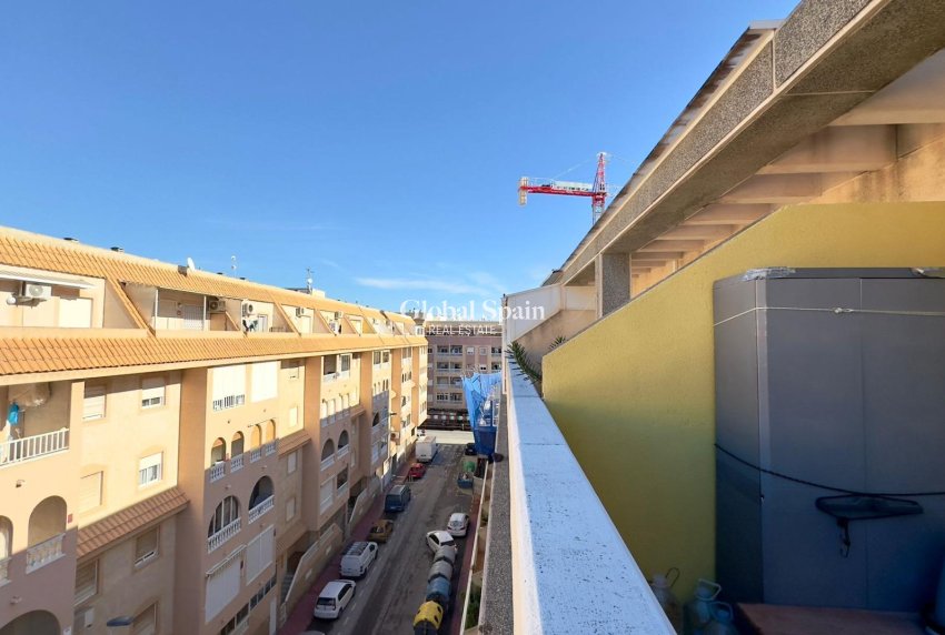 Odsprzedaż - PENTHOUSE -
TORREVIEJA - Parque de las Naciones