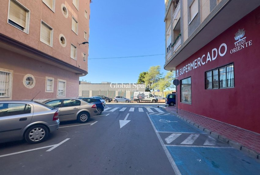 Odsprzedaż - PENTHOUSE -
TORREVIEJA - Parque de las Naciones