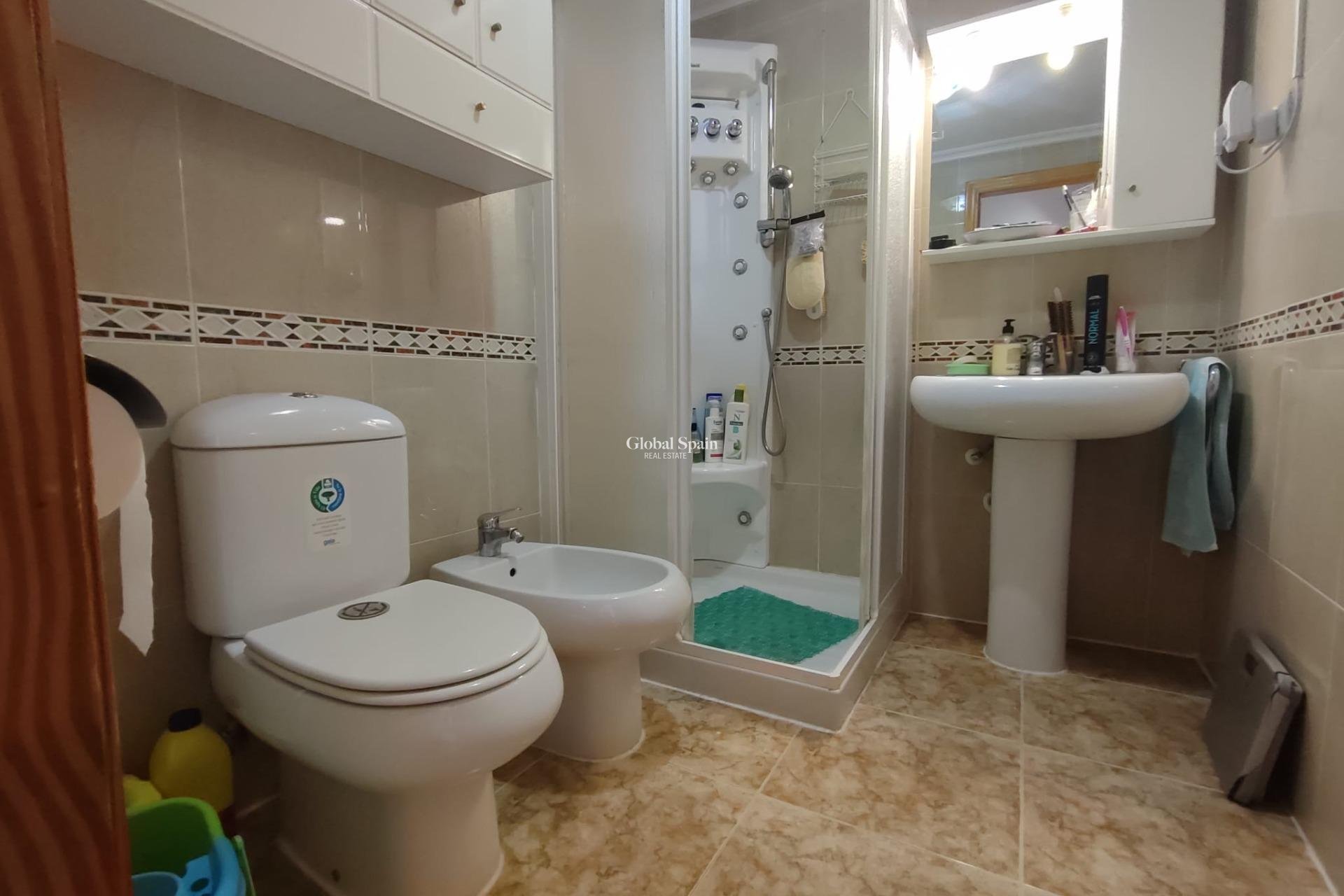 Odsprzedaż - PENTHOUSE -
TORREVIEJA - Paseo maritimo