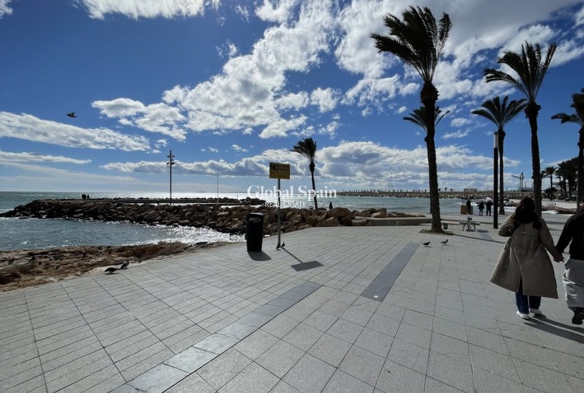 Odsprzedaż - PENTHOUSE -
TORREVIEJA - Playa de cura
