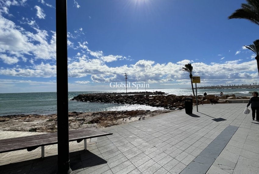 Odsprzedaż - PENTHOUSE -
TORREVIEJA - Playa de cura