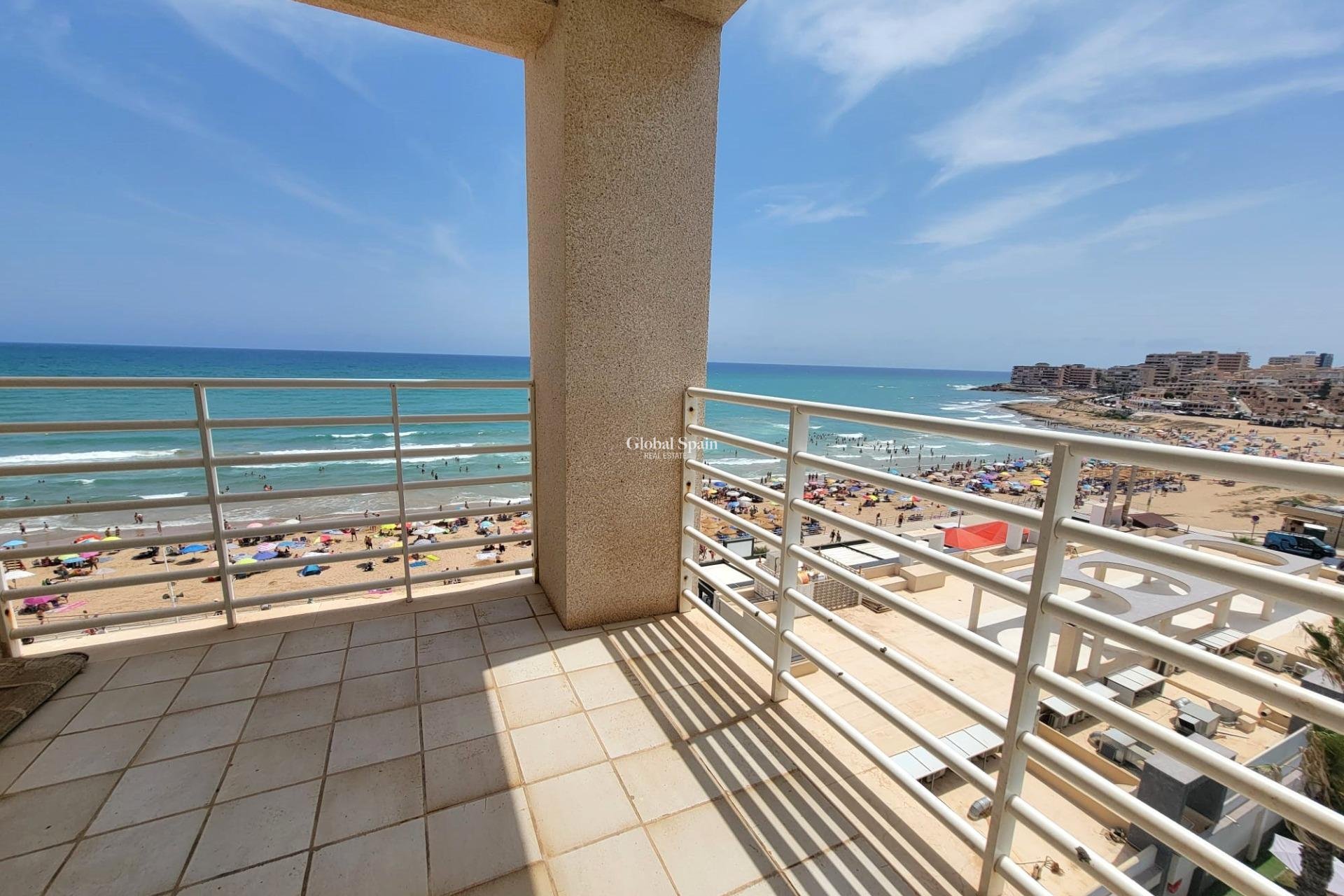 Odsprzedaż - PENTHOUSE -
TORREVIEJA - Playa De La Mata