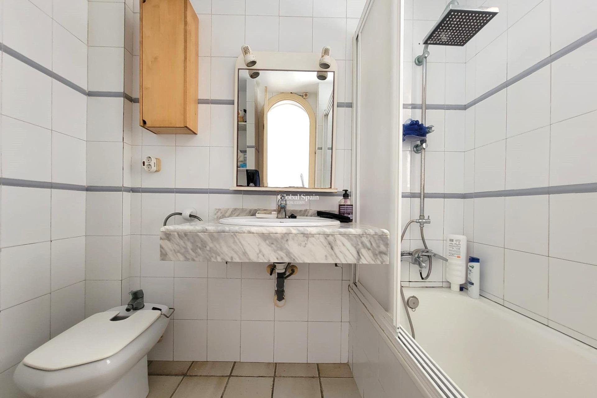 Odsprzedaż - PENTHOUSE -
TORREVIEJA - Playa De La Mata