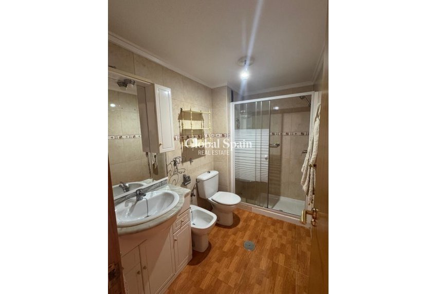 Odsprzedaż - PENTHOUSE -
TORREVIEJA - Playa de los Locos