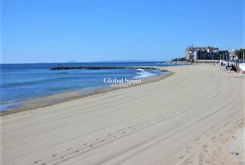 Odsprzedaż - PENTHOUSE -
TORREVIEJA - Playa de los Locos