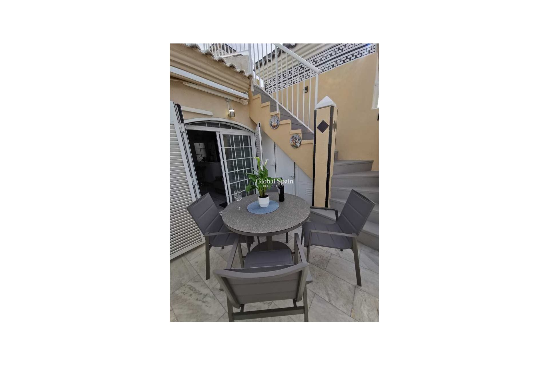 Odsprzedaż - PENTHOUSE -
TORREVIEJA - Playa de los Locos