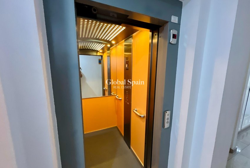 Odsprzedaż - PENTHOUSE -
TORREVIEJA - Playa de los Locos