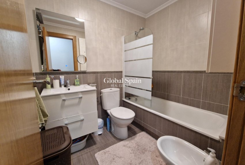 Odsprzedaż - PENTHOUSE -
TORREVIEJA - Playa de los Locos