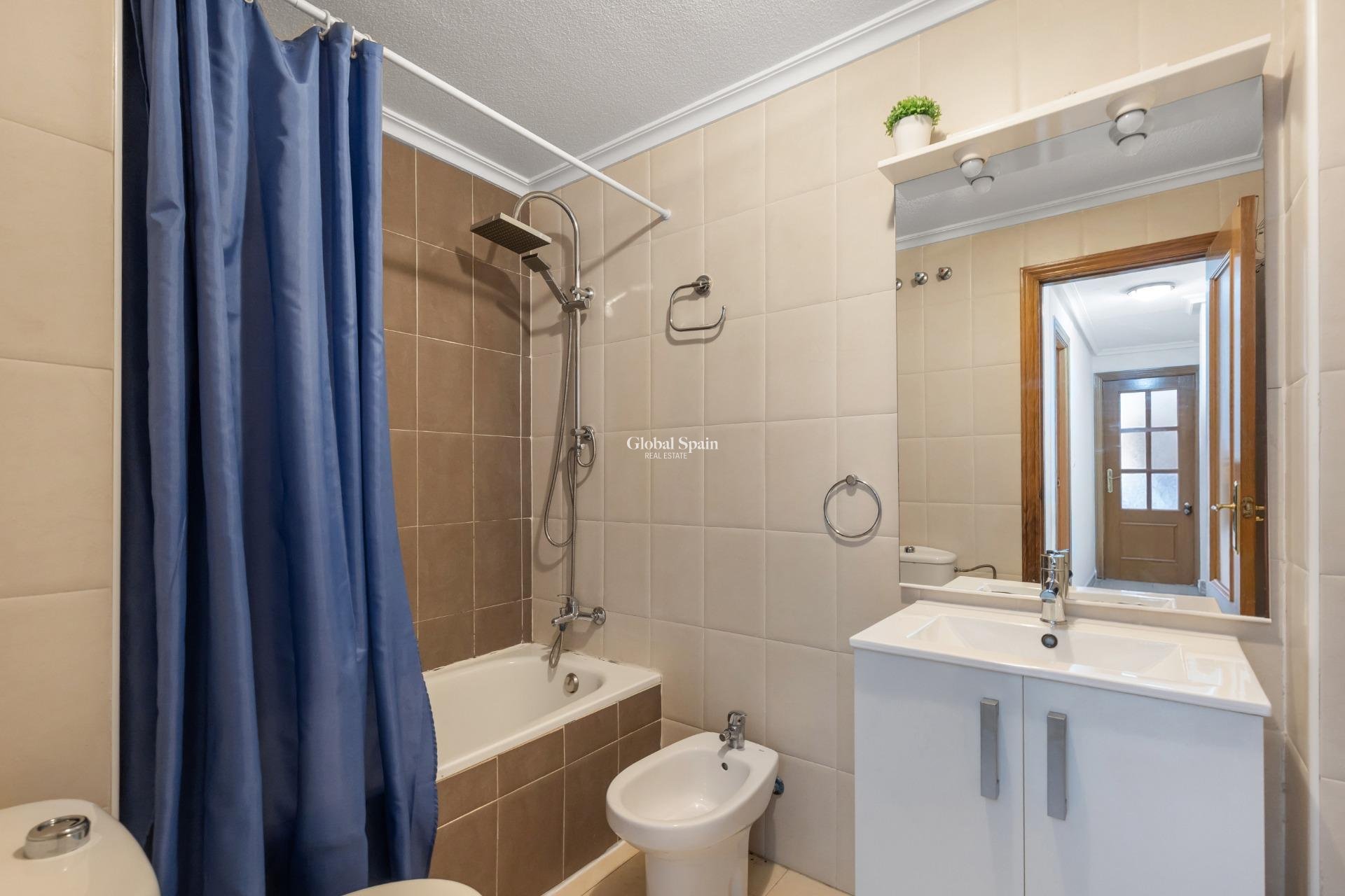 Odsprzedaż - PENTHOUSE -
TORREVIEJA - Playa de los locos