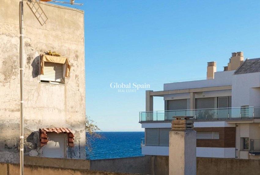 Odsprzedaż - PENTHOUSE -
TORREVIEJA - Playa de los locos