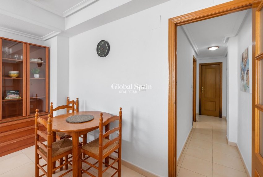 Odsprzedaż - PENTHOUSE -
TORREVIEJA - Playa de los locos